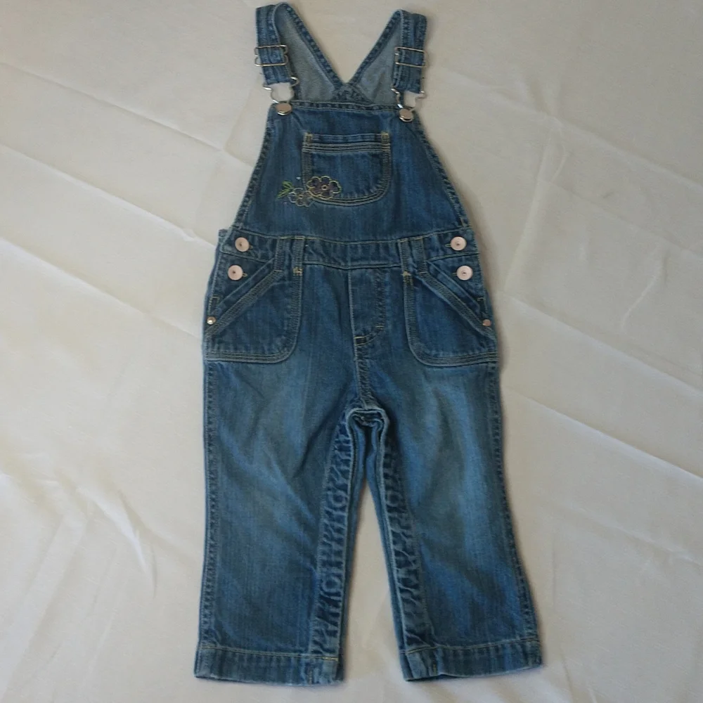 Genuine Kids Oshkosh bib overalls. Size girls 18 mos.